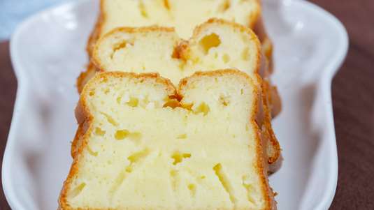 Κέικ με Φέτα και Φρέσκο Δυόσμο