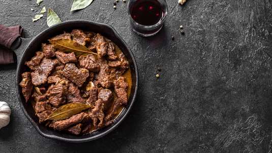 Αρωματικό Αρνάκι στη Γάστρα