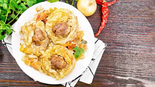 Γιουβαρλάκια µε Χυλοπίτες