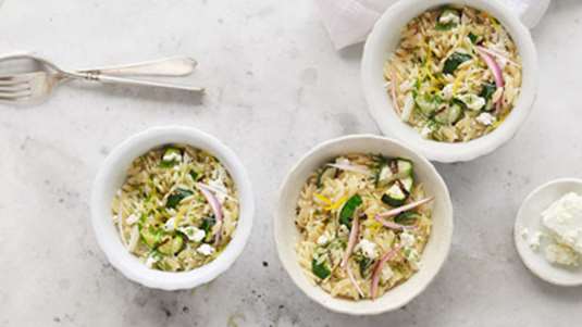 Κριθαράκι με κολοκυθάκια