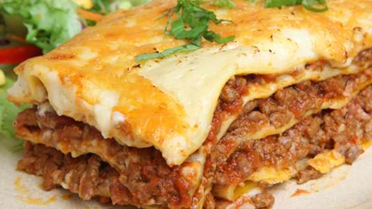 Λαζάνια με κιμά και μπεσαμέλ 