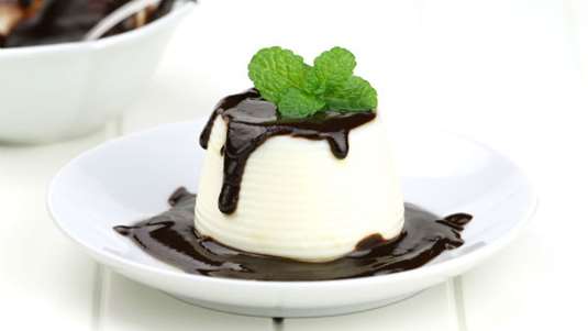 Πανακότα με λευκή σοκολάτα  