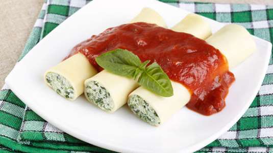 Kανελόνια με σπανάκι και φρέσκα τυριά