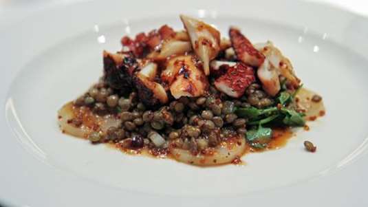 Σαλάτα με φακές και ψητούς μοσχούς