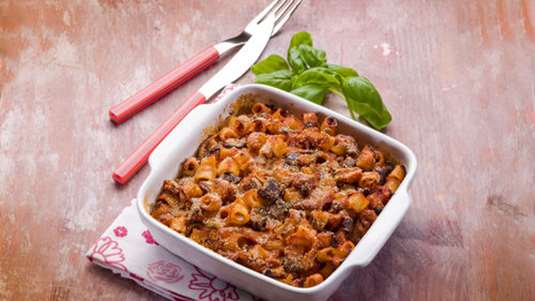 Ριγκατόνι με λαχανικά και αρωματική κρούστα στον φούρνο