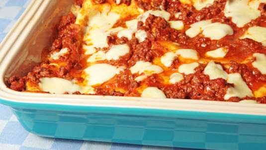 Ζυμαρικά στο φούρνο με λαχανικά και αντσούγιες