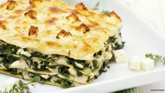 Λαζάνια στο φούρνο με σπανάκι και φέτα