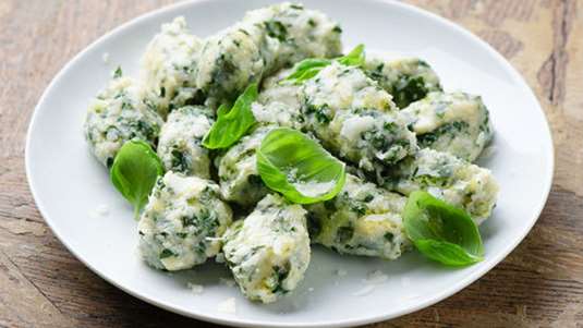 Gnudi, μικρές οβίδες ζύμης με σπανάκι