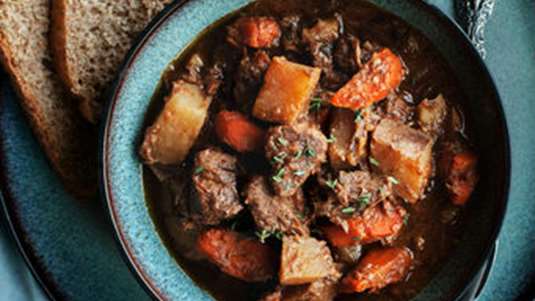 Σπάλα βοδινή με πετιμέζι και μουστάρδα 