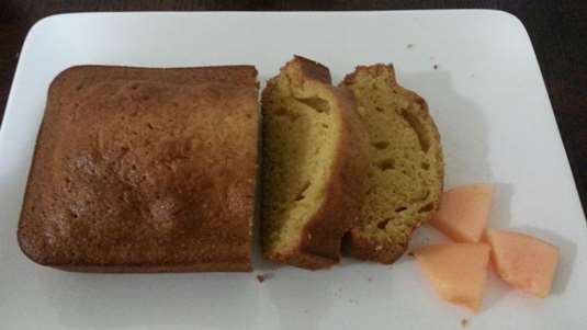 Κέικ πεπονιού με σιρόπι κρασιού  