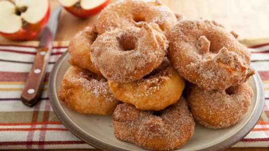 Τηγανητά μήλα με κουρκούτι