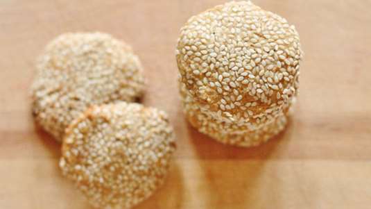 Κουλουράκια με κόλιανδρο, πορτοκάλι και  ταχίνι