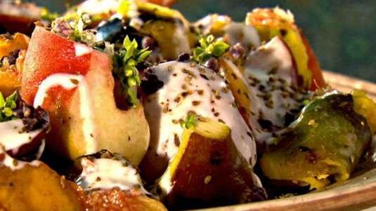 Ψητά καλοκαιρινά φρούτα στο αλουμινόχαρτο  