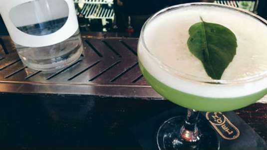 Greenhorn (των Γιώργου Μεγαλοκονόμου και Αργύρη Βενιαμίν)