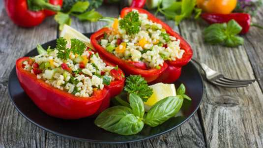 Γεμιστά με πλιγούρι και αρωματικά χόρτα στο φούρνο 