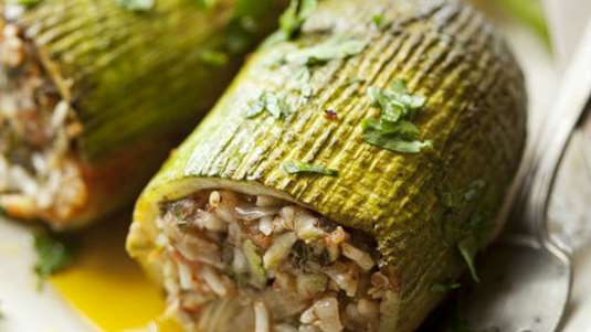 Γεμιστά με ρύζι και λαχανικά στο φούρνο