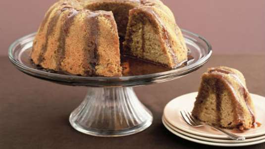 Κέικ με καφέ, πορτοκάλι και σιρόπι καφέ