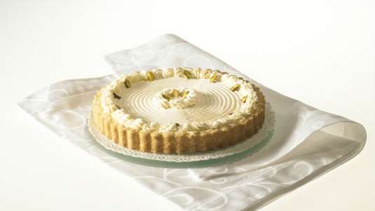 Τάρτα με γλυκάλμυρη κρέμα και φιστίκια Αιγίνης