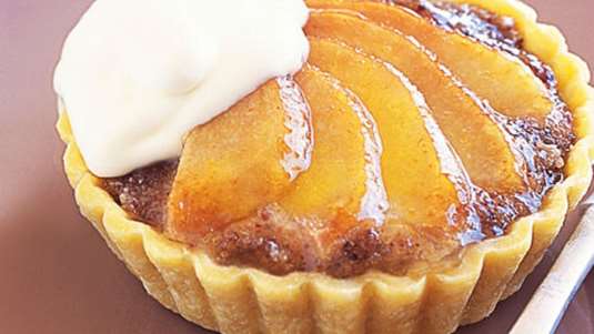 Μικρές τάρτες με αχλάδι και τζίντζερ