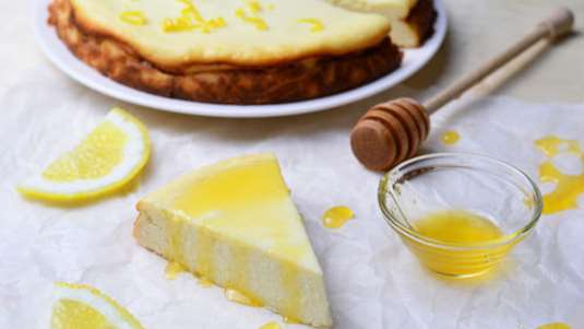 Τσιζ κέικ με ρικότα και μέλι 