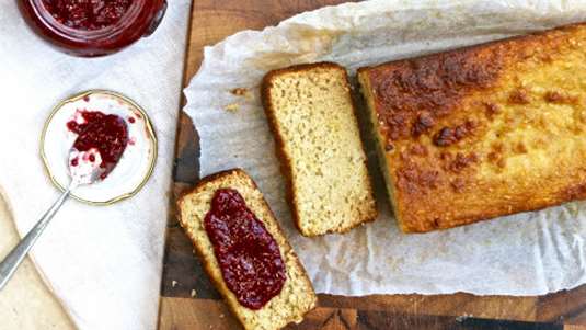 Αλμυρό κέικ με σπόρους chia και κεφίρ