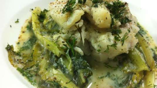 Παστός μπακαλιάρος με μάραθο αβγολέμονο