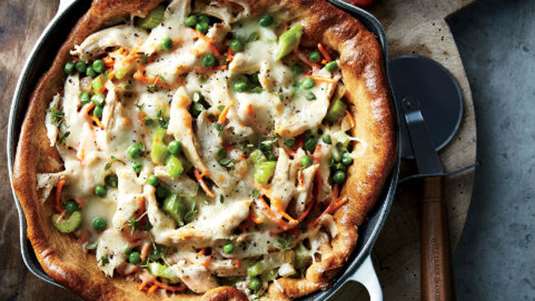 Ανοιχτή πίτα τηγανιού με κοτόπουλο και κασέρι