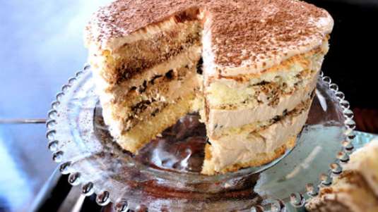 Τιραμισού με μπαγιάτικο τσουρέκι 