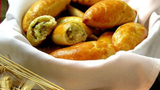 Πιροσκί με μυζήθρα, φέτα και δυόσμο 