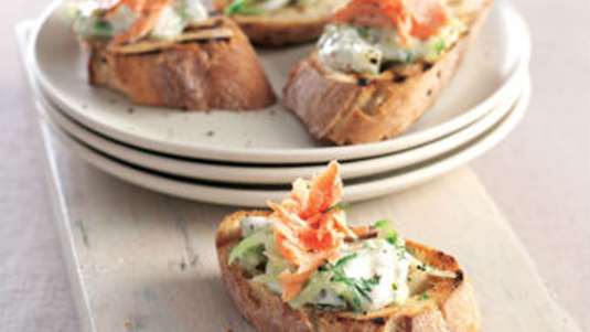 Καπνιστή πέστροφα με πιπεριές και ελιές 