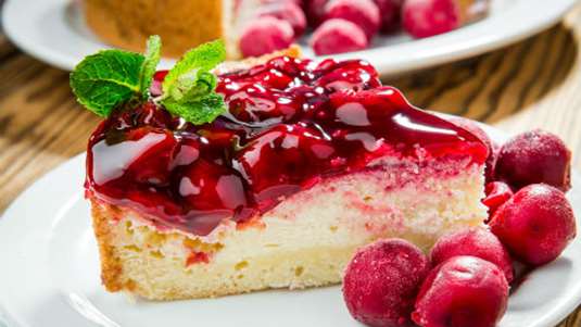 Τσιζ κέικ φούρνου με κεράσια 