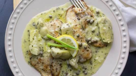 Πεσκανδρίτσα με αγκινάρες, προσούτο και κάππαρη