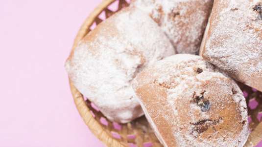 Πιτάκια με ροδάκινα και μπλε τυρί