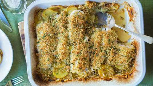 Ζαργάνες με κρούστα ψωμιού και παρμεζάνας στο φούρνο