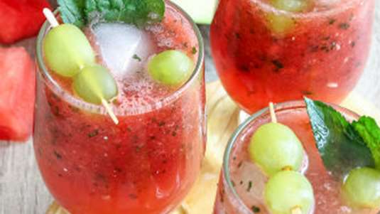 Ποντς παγωμένο με καρπούζι και σταφύλι