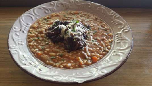 Μοσχαρίσια ουρά με τραχανά (του σεφ Σπύρου Κοντογιαννίτη)