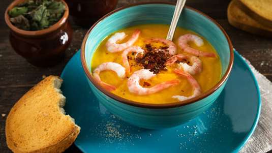 Νταλ (κόκκινη φακή) με γαρίδες και μπαχαρικά