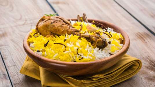 Κοτόπουλο με γιαούρτι και μπαχαρικά