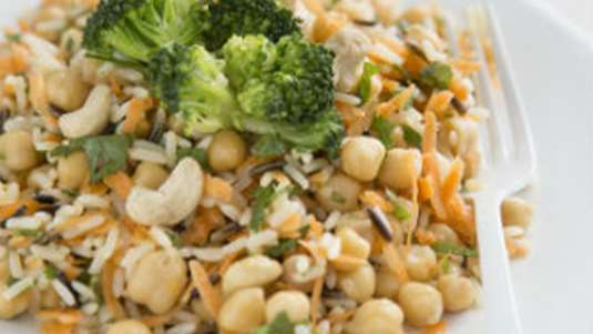 Ανάμεικτο ρύζι με ρεβίθια, μπρόκολο, καρότο και κάσιους