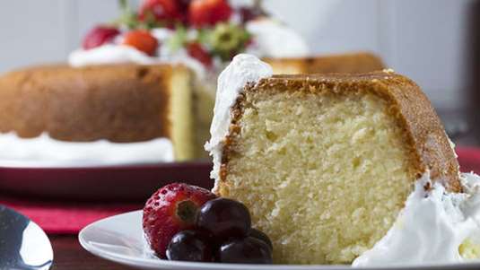 Βασιλόπιτα με γλυκό κρασί και ελαιόλαδο 