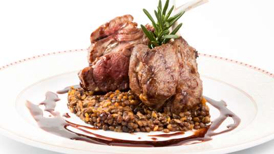 Φακές με σπανάκι και παϊδάκια