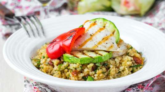 Πλιγούρι σαλάτα με ψητά λαχανικά