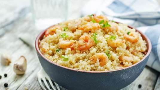 Κινόα με γαρίδες