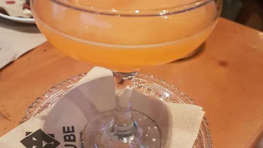 Martini style cocktail με μαστίχα (Cube)