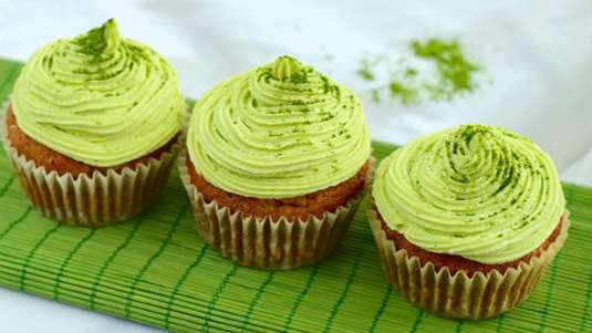 Κέικ vegan με τσάι macha