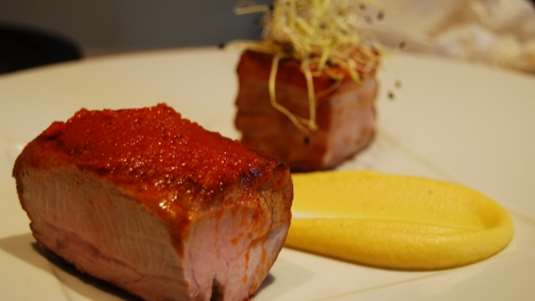 Χοιρινή πανσέτα με φάβα (του chef Βασίλη Ζαχαράκη)