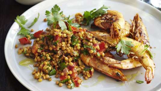 Σαλάτα με γαρίδες και φακές