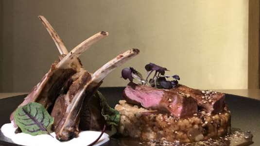 Αρνάκι μαγειρεμένο με δυο τρόπους: με τραχανά και φέτα & με πιπεράτη σάλτσα (από το εστιατόριο 