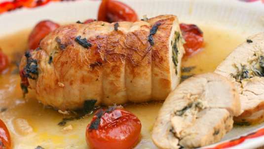 Φιλέτο γαλοπούλας ρολό γεμιστό με σπανάκι και μοτσαρέλα