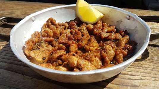 Αρνίσια γλυκάδια τηγανιά (του μεζεδοπωλείου 